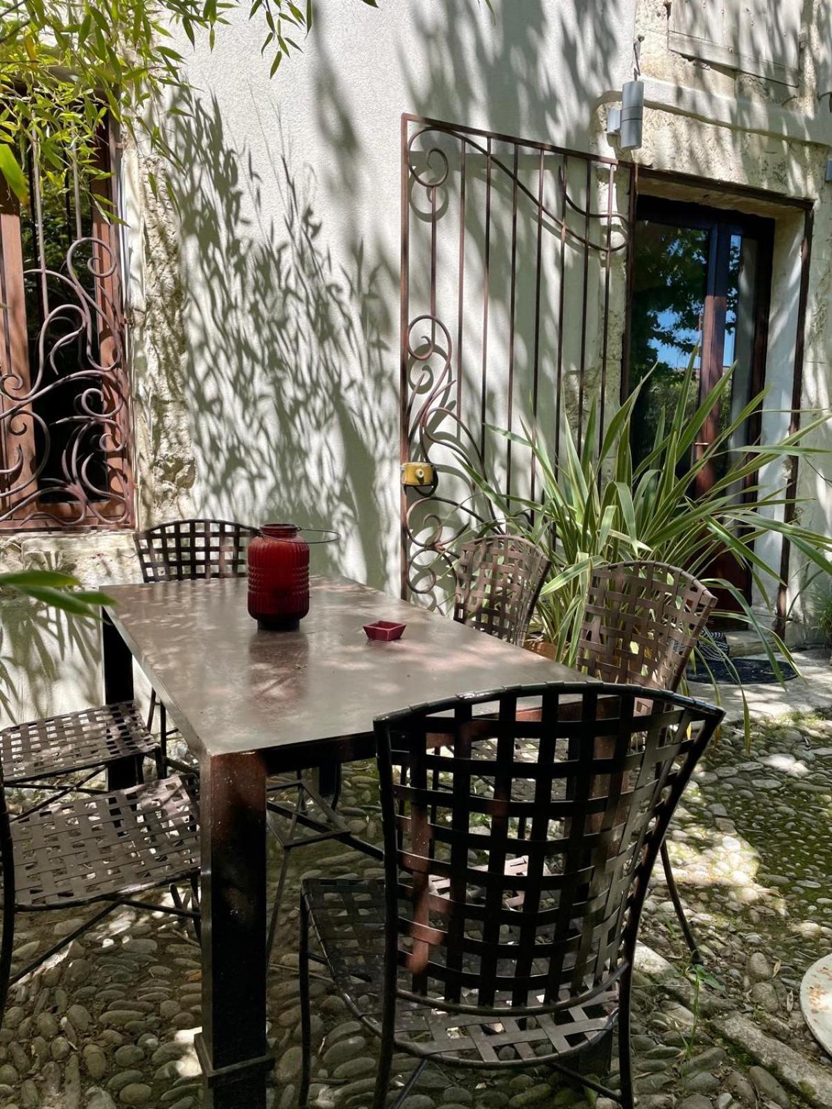 Bed and Breakfast Mas Carita Cabannes Zewnętrze zdjęcie
